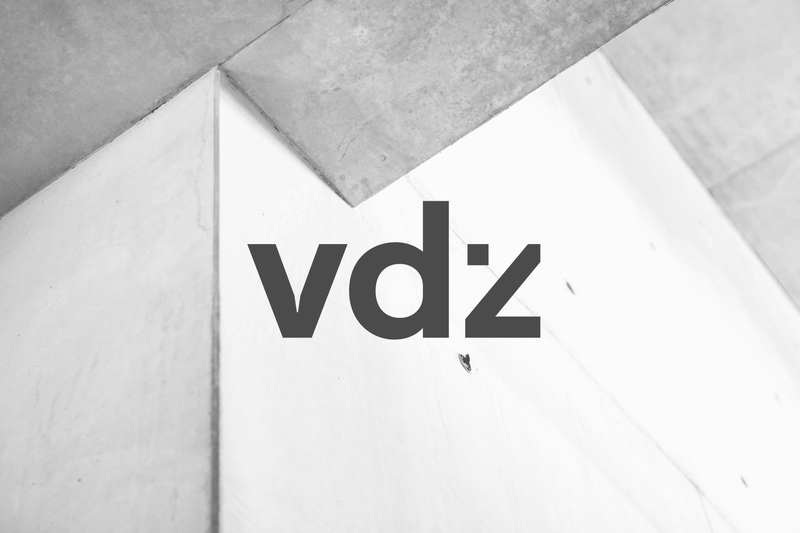 In knapp 18 Monaten ist für den VDZ ein neues Corporate Design inkl. umfassendem Wissensportal entstanden, das besonders durch eine eigens für den VDZ konzipierte Schriftfamilie hervor sticht.